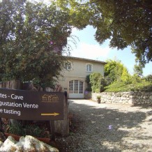 Panneau directionnel en alu plié  - Crédit photo : Château LE CHATELET.